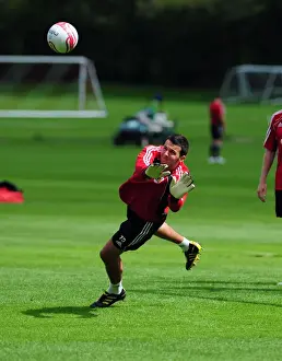 Framed Print : David James Joins Bristol City: First Training Session - Season 10-11 (New Signing) Framed Print : David James Joins Bristol City: First Training Session - Season 10-11 (New Signing)