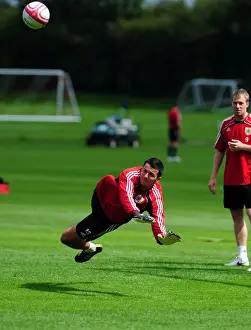 New Signing's Prints: David James Joins Bristol City: First Training Session - Season 10-11 (New Signing)