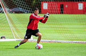 New Signing's Prints: David James Joins Bristol City: First Training Session - Season 10-11 (New Signing)