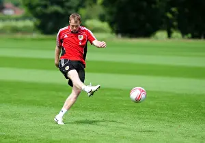 New Signing's Prints: David James Joins Bristol City: First Training Session - Season 10-11 (New Signing)