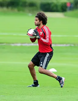 David James Kicks Off New Journey at Bristol City: Legendary Goalkeeper's First Training Session