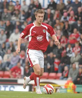 Framed Print : David Noble in Action: Bristol City vs Sheffield United Framed Print : David Noble in Action: Bristol City vs Sheffield United