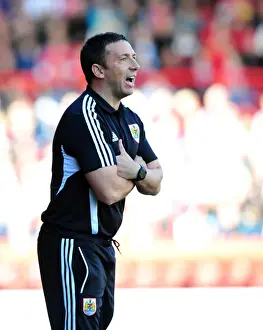 Derek McInnes Leads Bristol City Against Leeds United in Championship Clash
