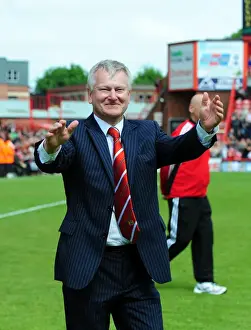 Emotional Steve Lansdown Bids Farewell as Bristol City FC Chairman (May 7, 2011)