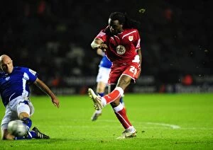 Images Dated 8th December 2009: Evander Sno Scores the Thriller: Leicester City vs. Bristol City