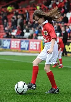 Framed Print : Excited Mascot at Ashton Gate: Bristol City vs Barnsley, Sky Bet League One, 28 March 2015
