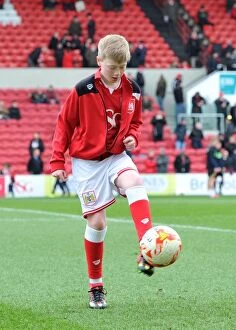 Images Dated 19th March 2016: Excited Mascot at Ashton Gate Stadium: Bristol City vs. Bolton Wanderers