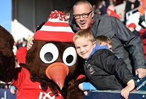 Images Dated 21st November 2015: Fans Celebrate with Scrumpy at Ashton Gate: Bristol City vs Hull City, 2015