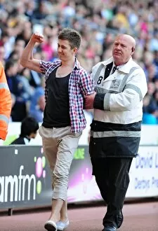 Images Dated 30th April 2011: Farewell Robbie Savage: Derby Fans Bid Emotional Goodbye at Pride Park (Derby County vs)