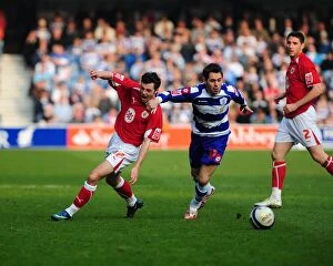 Images Dated 21st March 2009: A Football Rivalry: QPR vs. Bristol City - The Intense Battle on the Field (Season 08-09)