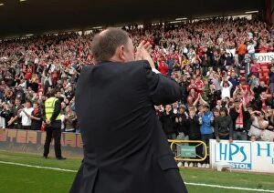 Images Dated 4th May 2008: Gary Johnson: Beloved Manager of Bristol City Football Club (Fans Tribute)