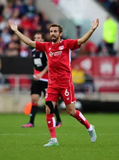 Bristol City V Nottingham Forest Prints: Gary O'Neil in Action: Bristol City vs Nottingham Forest