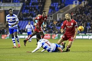 Images Dated 26th November 2016: Gary O'Neil Tackled by Jordan Obita in Reading vs. Bristol City Championship Clash