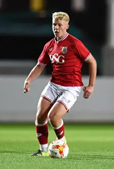 Framed Print : George Dowling of Bristol City in Action at Ashton Gate Stadium Framed Print : George Dowling of Bristol City in Action at Ashton Gate Stadium