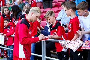 Hordur Magnusson in Action: Bristol City vs Barnsley, Sky Bet Championship