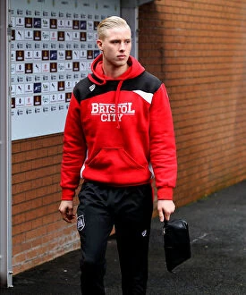 Images Dated 28th January 2017: Hordur Magnusson Arrives at Turf Moor: Burnley vs. Bristol City, FA Cup Fourth Round (January 2017)