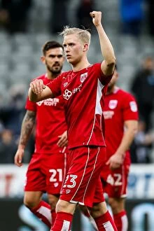 Images Dated 25th February 2017: Hordur Magnusson's Emotional Tribute: Dramatic 2-2 Comeback by Bristol City at St James Park