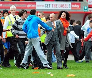 Images Dated 2nd May 2010: Ian Holloway's Emotional Championship Title Celebration with Blackpool Fans