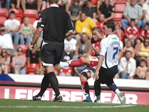 Bristol City V Scunthorpe Utd Prints: Intense Action: Lee Trundle vs Scunthorpe Utd (Bristol City vs Scunthorpe United)
