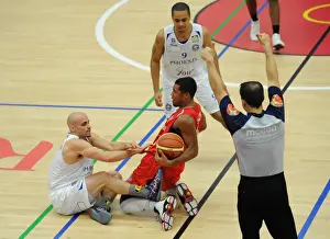 Intense Basketball Rivalry: Dwayne Lautier-Ogunleye vs Cheshire Phoenix (Bristol Flyers)