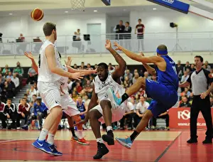 Intense Basketball Showdown: Greg Streete's Determined Battle - Flyers vs Eagles
