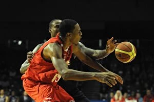 Images Dated 31st October 2014: Intense Focus: Doug Herring of Bristol Flyers in BBL Cup Showdown against Worcester Wolves