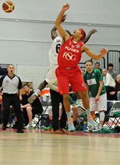 Intense Rivalry: Flyers vs. Giants Basketball Showdown