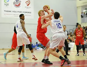 Intense Rivalry: Flyers vs. United Basketball Showdown at SGS Wise Campus (November 2014)