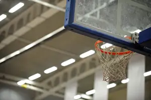 Intense Rivalry: Flyers vs. Wildcats Basketball Showdown