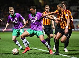Images Dated 14th April 2015: James Tavernier's Thrilling Attack: A Pivotal Moment in Bradford City vs