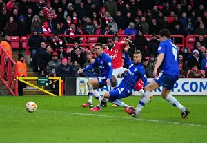 Jay Emmanuel-Thomas Goes for Glory: Shooting for Bristol City Against Gillingham, Sky Bet League One, 2015