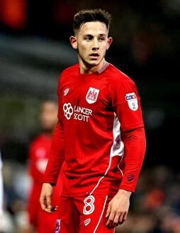 Images Dated 30th December 2016: Josh Brownhill in Action: Ipswich Town vs. Bristol City, Sky Bet Championship (December 2016)