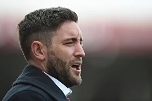Images Dated 30th April 2016: Lee Johnson: Leading the Charge for Bristol City against Huddersfield Town in Sky Bet Championship