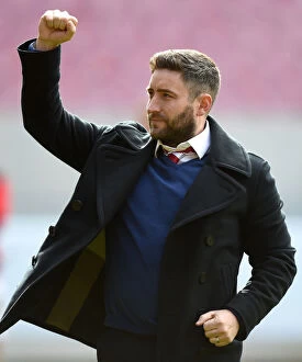 Images Dated 30th April 2016: Lee Johnson: Leading the Charge for Bristol City in Sky Bet Championship Clash vs Huddersfield