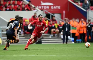 Bristol City V Newcastle United Prints: Lee Tomlin in Action: Bristol City vs Newcastle United, Ashton Gate 2016