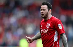 Bristol City V Queens Park Rangers Prints: Lee Tomlin in Action: Bristol City vs Queens Park Rangers, Sky Bet Championship, 2017