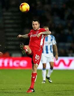 Images Dated 10th December 2016: Lee Tomlin in Action: Huddersfield Town vs. Bristol City, Sky Bet Championship (10.12.16)