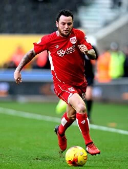 Images Dated 26th December 2016: Lee Tomlin in Action: Wolverhampton Wanderers vs. Bristol City, Sky Bet Championship