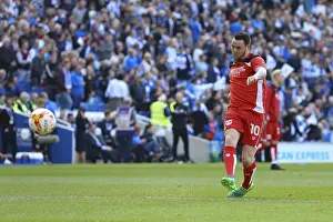 Framed Print : Lee Tomlin of Bristol City Warming Up Ahead of Brighton & Hove Albion Clash, Sky Bet Championship (April 2017) Framed Print : Lee Tomlin of Bristol City Warming Up Ahead of Brighton & Hove Albion Clash, Sky Bet Championship (April 2017)