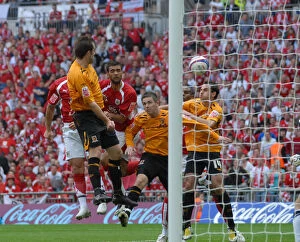 Images Dated 24th May 2008: Lee Trundle's Epic Header: Bristol City's Thrilling Play-Off Final Victory