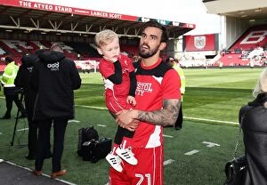 Images Dated 7th May 2017: Marlon Pack in Action: Thrilling Sky Bet Championship Clash between Bristol City