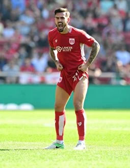 Images Dated 8th April 2017: Marlon Pack of Bristol City vs. Wolverhampton Wanderers in Sky Bet Championship Action at Ashton