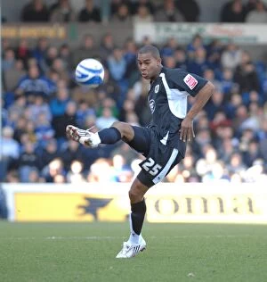 Images Dated 22nd March 2008: Marvin Elliott in Action: Cardiff City vs. Bristol City