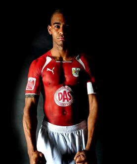 Images Dated 27th March 2009: Marvin Elliott: A Beacon of Determination for Bristol City Football Club, 08-09