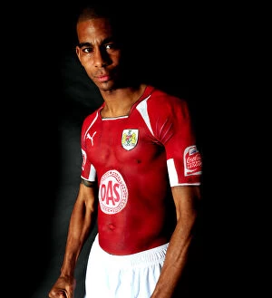 Images Dated 27th March 2009: Marvin Elliott: A Symbol of Determination in Bristol City Football Club's 08-09 Season