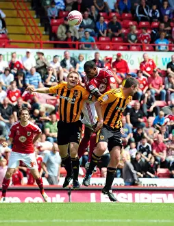 Marvin Elliott's Close Header: Championship Clash Between Bristol City and Hull City