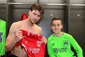 Mascots in the Changing Rooms: Bristol City vs. Wolverhampton Wanderers (08.04.2017)