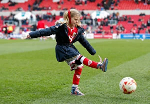 Images Dated 5th March 2016: Mascots Gear Up for Championship Showdown: Bristol City vs. Cardiff City