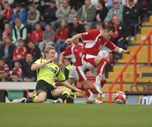Framed Print : Michael McIndoe in Action: Bristol City vs Sheffield United Framed Print : Michael McIndoe in Action: Bristol City vs Sheffield United