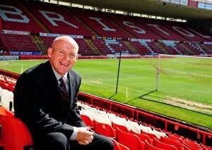 Images Dated 22nd April 2010: New Manager Steve Coppell Takes the Helm at Ashton Gate: Bristol City Football Club's Championship